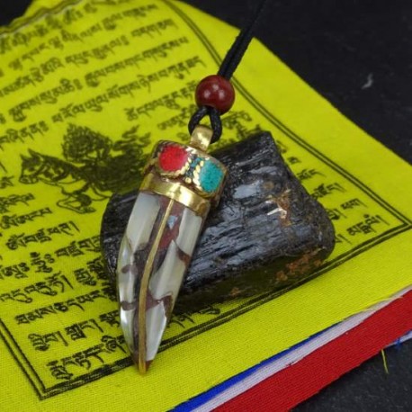 Colgante Tibetano Nacar