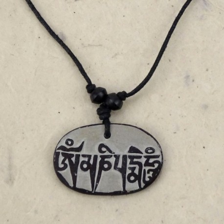 Colgante Tibetano de Piedra con Mantra