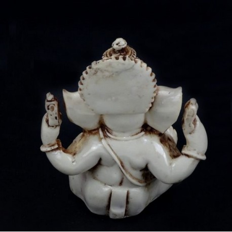 Figura de ganesha de resina hecha en India