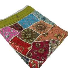 Tapiz Patchwork hecho con telas de sari reciclado